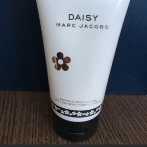 NEW Daisy by Marc Jacobs Luminous Body Lotion! 🌼